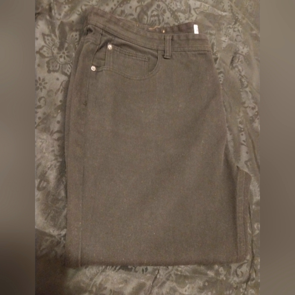 Men jeans Firm price.